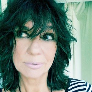 Meet your Posher, Claire